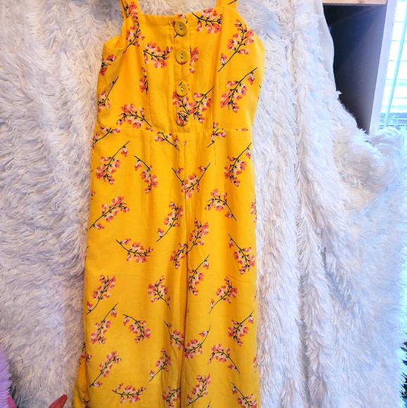 Jumpsuits & Rompers - Picture 1 of 4